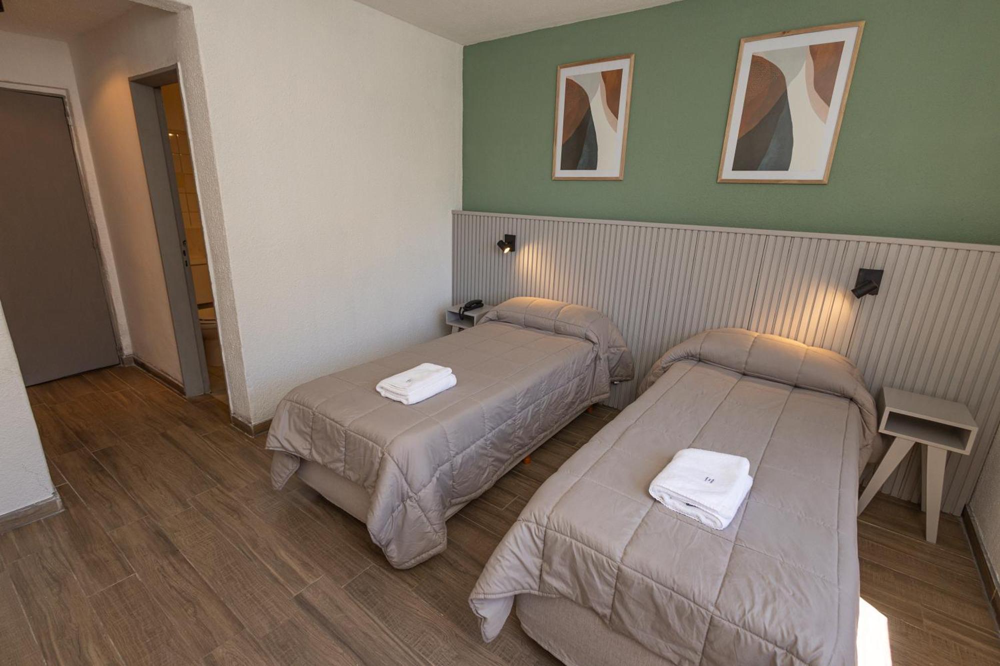 M382 Hotel Bariloche Bagian luar foto
